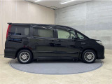 「中古車ハイブリッド保証」付き。ハイブリット機構を無償で保証します。保証期間は初度登録年月から10年目まで、または3年間の長い方。但し累計走行距離が20万km以内。