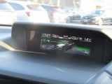 マルチファンクションディスプレイ燃費情報など、車両の様々な情報を把握することが出来ます。燃費が分かれば、無駄にアクセルを踏むこともなく、エコ運転に出来ます。車の状況が、自分でわかるっていいですよね?