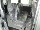 後部座席も気になるようなキズ・汚れやへたり等、大きなダメージはなく、良好な状態です。しっかりとクリーニング整備をしご納車いたします。