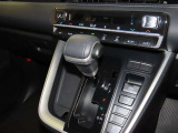 インパネシフトのオートマチックトランスミッションです。