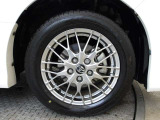 純正16インチアルミ!タイヤサイズは205/55R16です