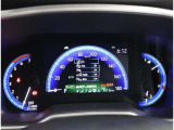 とっても見やすいメーターです。夜間時はラグジュアリーな気分にさせてくれる照明が魅力ですので、夜のドライブも楽しみになりますよ♪