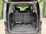 普段のお買い物や通勤、送迎等に十分な荷室スペースを確保しております。セカンドシートを倒すと、大きな荷物の積載も可能です♪