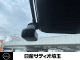 最近では付いてる車も多くなってきました。中古車ではまだまだ付いていればラッキーなドライブレコーダーです♪