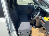 運転席まわりは、使用感も少なく良好な状態です。