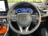 【純正革巻きステアリング】上質な革を使用することで、手にしっかり馴染みとても運転しやすいハンドルです♪