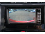 バックギアに入れるとバックカメラ映像がナビに表示されます!