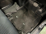嬉しい純正フロアマット付き♪ 状態も良好です(^^♪