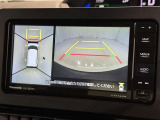 【パノラミックビューモニター】車を真上から見た状態をナビに映し出し、駐車時などをサポート☆クルマの斜め後ろなど、目が届きにくい箇所も確認できるため、いち早く障害物に気が付くことができます!