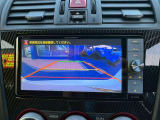駐車時、後方の映像がモニターで確認できます。狭い場所での駐車もスムーズです。
