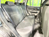 後部座席も気になるようなキズ・汚れやへたり等、大きなダメージはなく、良好な状態です。