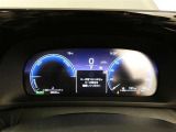 とっても見やすいメーターです。夜間時はラグジュアリーな気分にさせてくれる照明が魅力ですので、夜のドライブも楽しみになりますよ♪