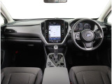 ドライバーが運転以外のことに気を遣うことなく、疲れにくく、安心・集中して運転ができる。SUBARUは視界設計をはじめ、操作パネルやシートのデザインなど細部にまでこだわっています。