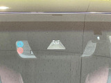 【トヨタセーフティセンス】走行中に前方の車両等を認識し、衝突しそうな時は警報とブレーキで衝突回避と被害軽減をアシスト。より安全にドライブをお楽しみいただけます。