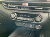 オートエアコン付きなので、温度を設定するだけで車内を快適にしてくれます!
