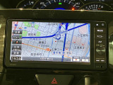ダイハツ純正ナビゲーションを装備しています☆TVは画像がきれいなフルセグになっていてスマホに入っている音楽もBluetoothで繋いで楽しんでいただけます☆