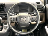 【純正革巻きステアリング】上質な革を使用することで、手にしっかり馴染みとても運転しやすいハンドルです♪