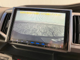 【バックカメラ】リバースにするだけで映ります、後方の安全確認や、狭い駐車場での車庫入れ、雨の日や夜間など視界の悪い時に便利です!安全にバックする為には欠かせない装備です。