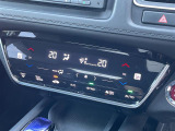 【オートエアコン】車内温度を感知して自動で温度調整をしてくれるのでいつでも快適な車内空間を創り上げます。