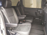 ゆとりある広々とした車内空間は、ドライブを始め買い物やレジャーなど、幅広く活躍します。一人でもみんなとでもお出かけを楽しみましょう!