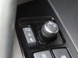 こちらのカローラツーリングHVはオートミラー付き!うっかり閉じ忘れの無いように、鍵を閉めるとミラーも閉じ、エンジン掛ければミラーが開きます!あると便利なんです♪