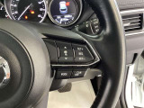 MRCC(マツダ・レーダー・クルーズ・コントロール)は前方車との車間距離を一定に保ち、アクセルやブレーキを踏まなくても、自動的に加減速、停止を行います。