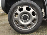 タイヤはスチールホイールとなっております。