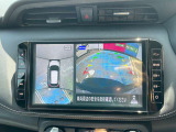 車を真上から見ているように、周囲の状況を把握しながら安心して駐車が行えるアラウンドビューモニター装備!