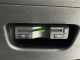 ETCカードを挿入することで高速道路を利用する際の支払いがキャッシュレスになったり、ETCスマートインターチェンジが利用できたり、とても便利なアイテムです!保証は修理保証のみとなります。