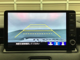 バックでの車庫入れも安心です! リアカメラが付いているバックモニター付のナビを装備しております。操作線もついており距離感も画面から確認できます。