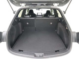 広々としたラゲージスペースを備えています。大きなものや長さのある荷物もしっかりと積み込めます。