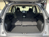 後席を格納すると、これだけの広さが!シーンに合わせたシートアレンジで、大きな荷物も積むことが出来ます♪