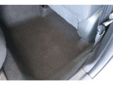 ★後部座席右側足元★クリーニング済★