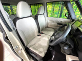 運転席シート廻りは使用感も少なく、良好な状態となっています。丁寧に使われていたことがよくわかりますね。