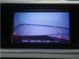 バックカメラ搭載です!車庫入れが苦手な人はもちろん、車両感覚に自信がある人にもお勧めです!見えない箇所が見えるようになるので、低い障害物や隠れてしまっている子供の存在等にも気付く事が出来ます。