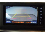 バックモニター付き。車両後方の映像が画面に表示されるので、車庫入れが苦手な人も安心です。ただし、目視確認もお忘れなくお願いいたします。