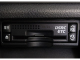 ★ETC(DSRC)が装備されています!!社外品とは違い収まりの良いデザインが人気!高速道路を利用する際は必需品ですよね!!ストレス無く料金所を通過出来ます!!