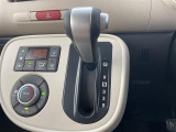 【 シフト 】スムーズなシフトチェンジで快適にお車を操縦していただけます!