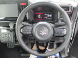 ステアリングは使用感少なくきれいな状態です