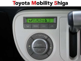 お好み温度に設定すると自動で調整してくれるオ-トエアコン装着車です。