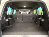 後席を格納すると、これだけの広さが!シーンに合わせたシートアレンジで、大きな荷物も積むことが出来ます♪