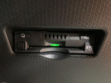 ETCを装備しています☆有料道路の料金所をノンストップで通過できてとても便利です☆高速道路のETC割引なども使えるのであるに越したことはない機能です!