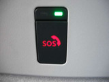 SOSコール SOSコールスイッチを押すと専門のオペレータに接続し、警察や消防への連絡、緊急車両の手配をサポートしてもらえます。