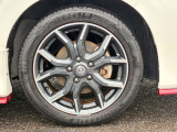 純正アルミホイール付ですので足回りもオシャレです!!