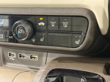 【シートヒーター】シートヒーター装備車です。寒い冬に乗車中とても暖かく快適に移動できます。冷え性の方にピッタリの装備です!