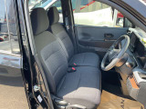 運転席まわりは、使用感も少なく良好な状態です。