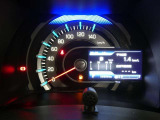 各操作スイッチは使いやすい位置に配置され、とっても見やすいメーターです。夜間時はラグジュアリーな気分にさせてくれる照明が魅力ですので、夜のドライブも楽しみになりますよ♪