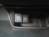 便利な充電用USBジャックと12V電源ソケットを設置しております。周辺機器の充電にご利用頂けます☆