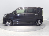 ご納車前には、安心してお乗り頂くため資格を持ったプロのダイハツ整備士が、しっかりと点検整備をしてお渡しいたします。