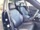 シートはフィット性も良く、楽な運転姿勢を保てます。